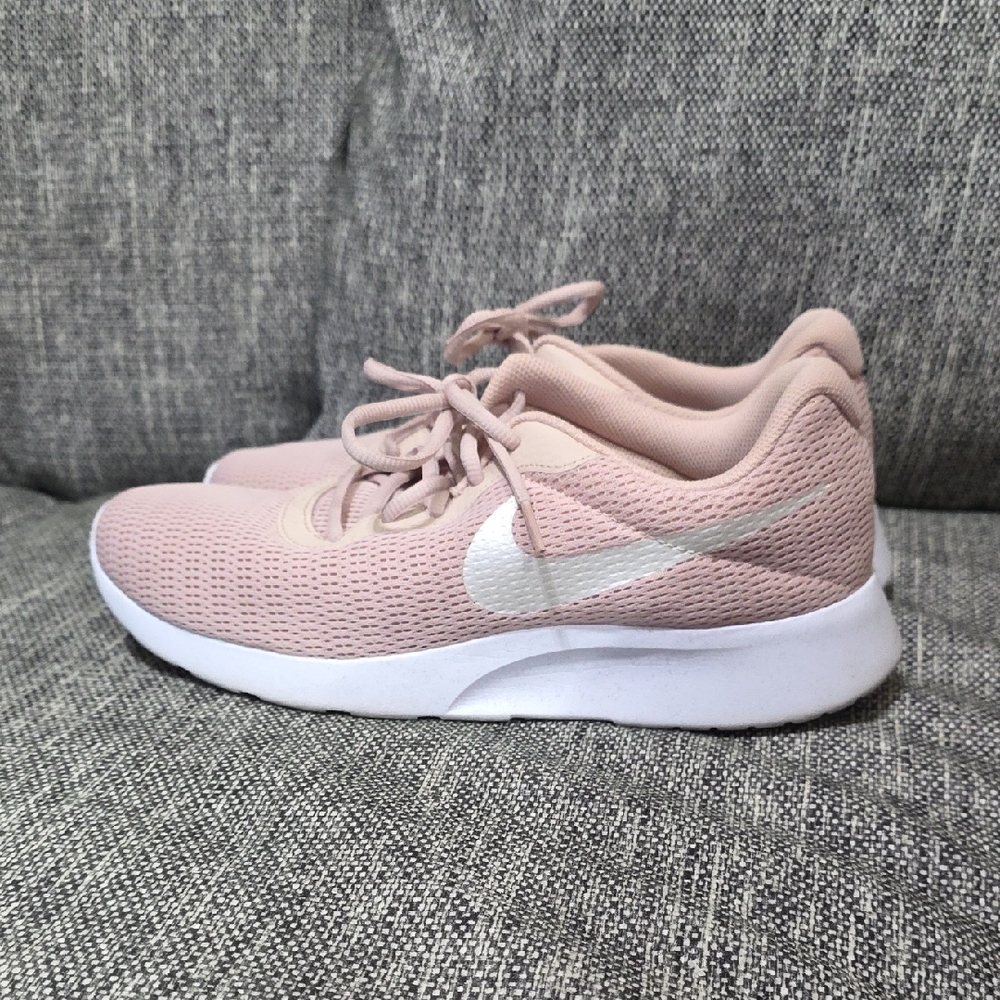 Nike Women's Soft Pink Sneakers